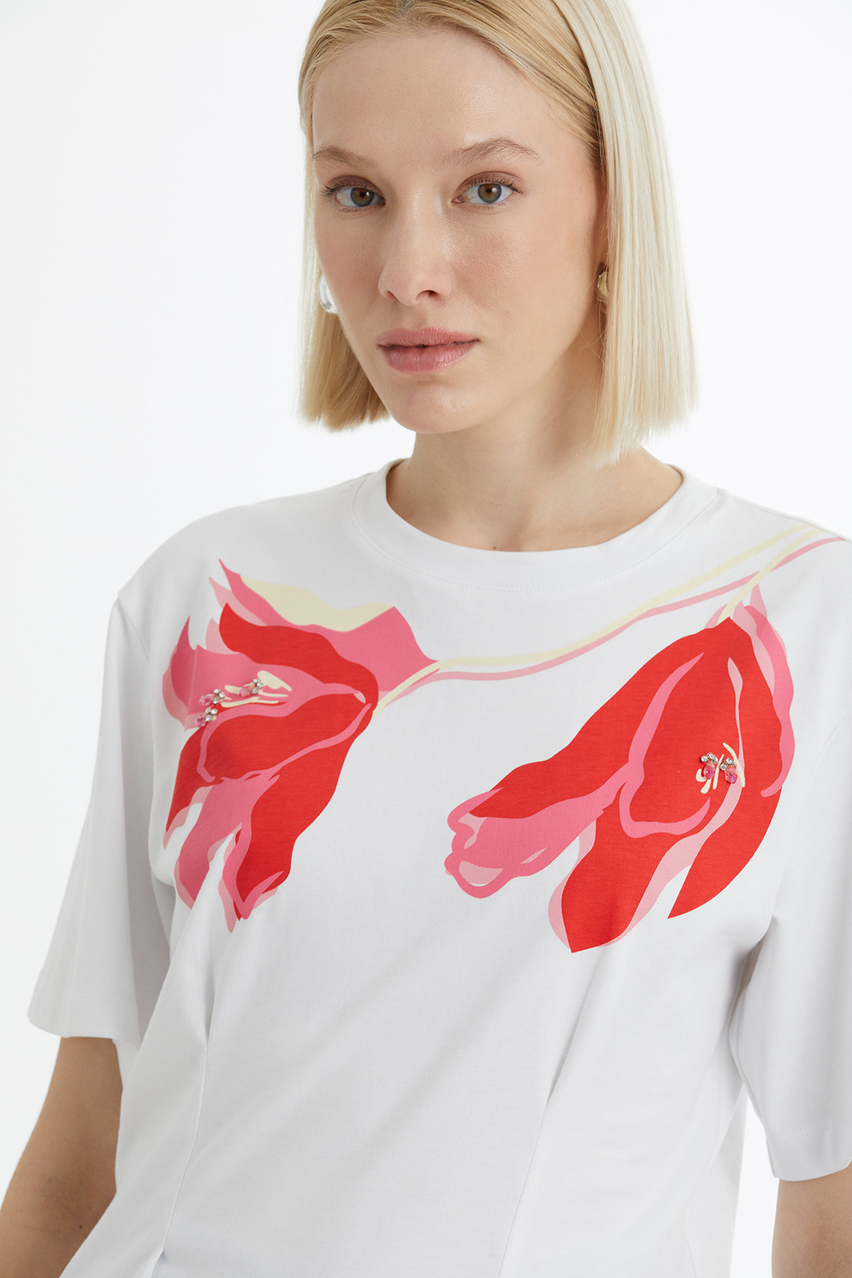 Baskı Ve İşlemeli Beyaz T-Shirt