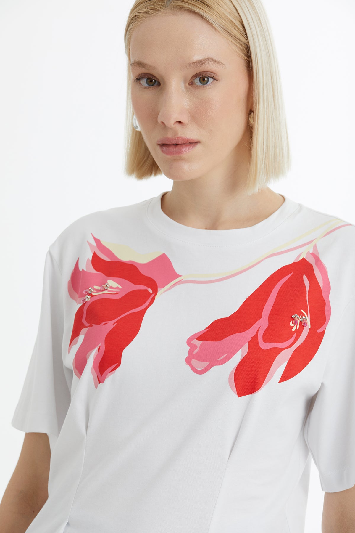 Baskı Ve İşlemeli Beyaz T-Shirt