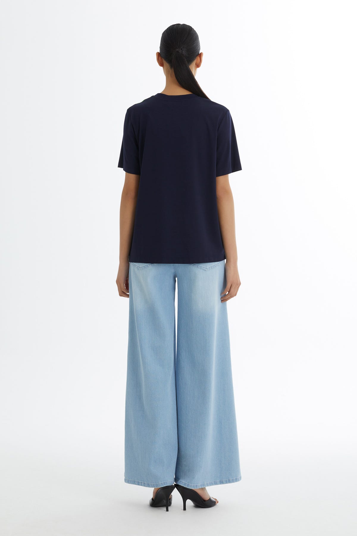 Desenli Kolye Aksesuarlı Yeşil T-Shirt