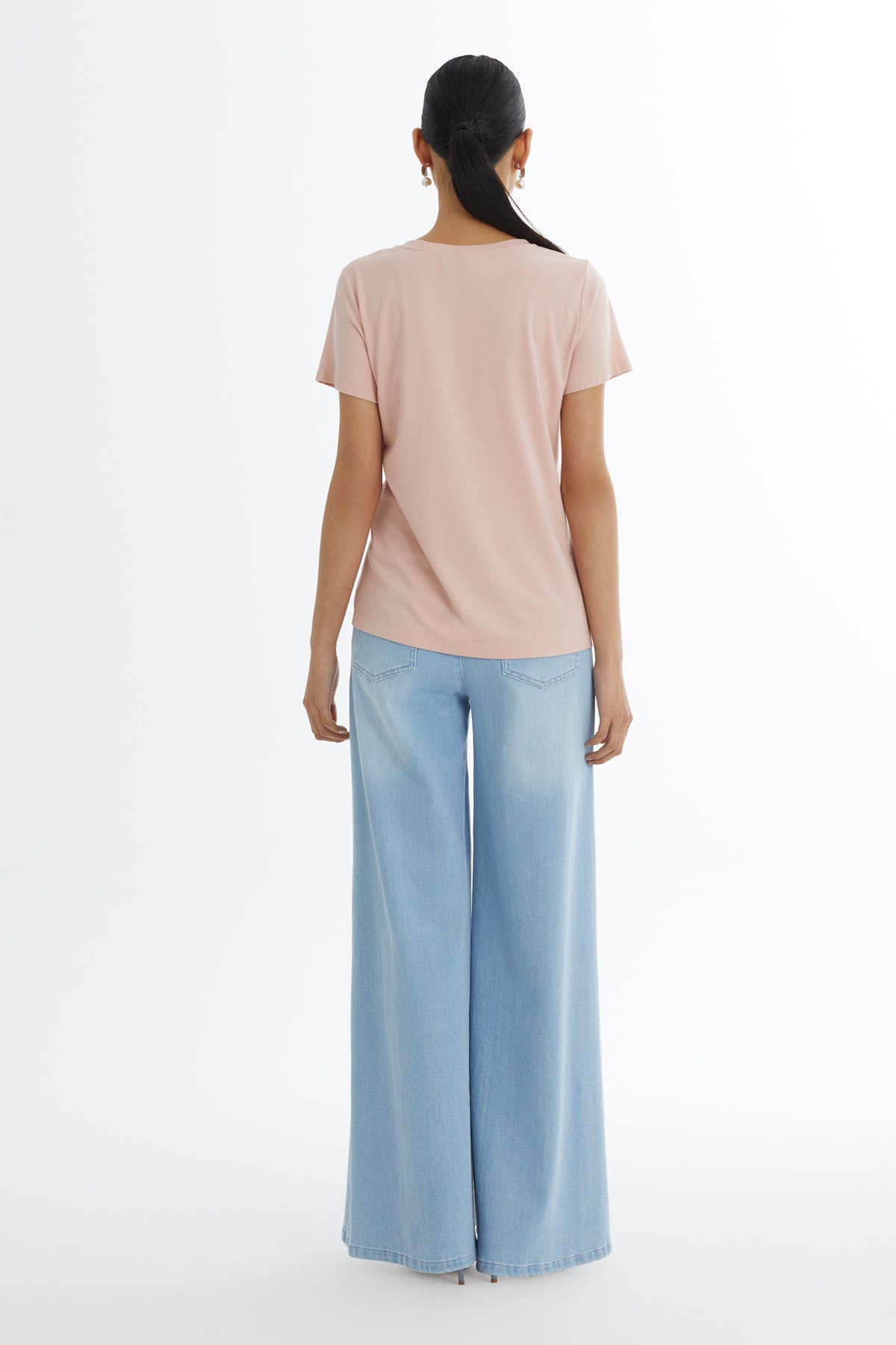 Boncuklu Broş Aksesuarlı Pembe T-Shirt