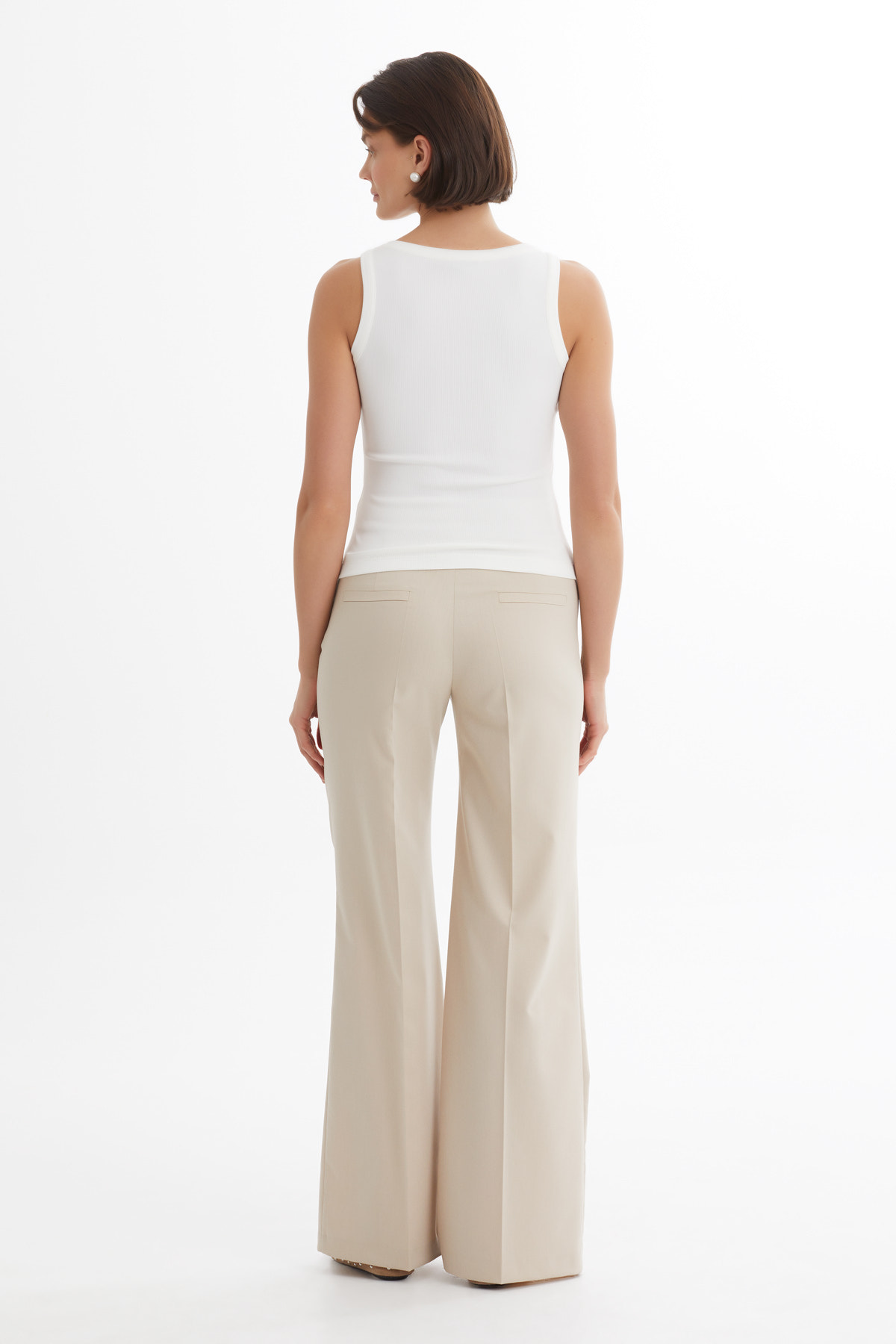 Askılı İşlemeli Ekru Atlet