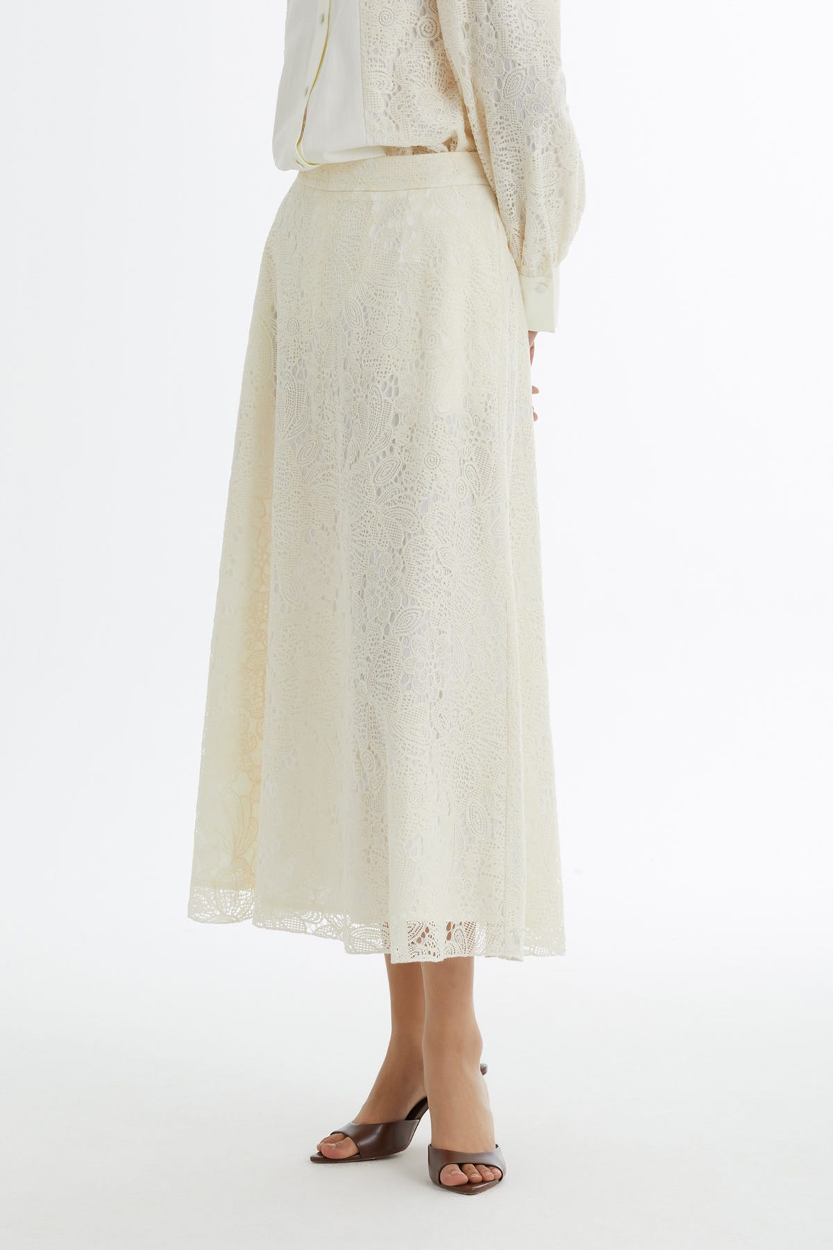 Desenli Volanlı Ekru Etek