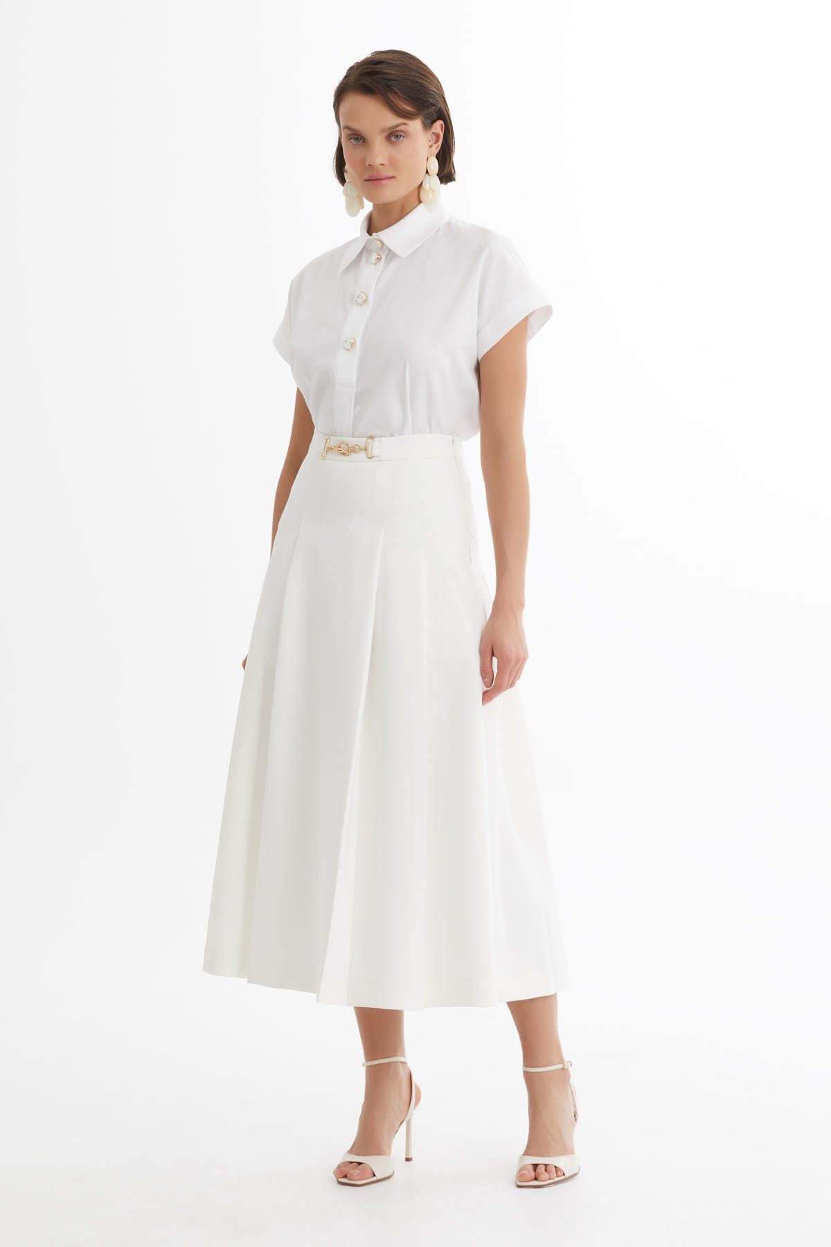 Zincir Aksesuarlı Pileli Ekru Etek