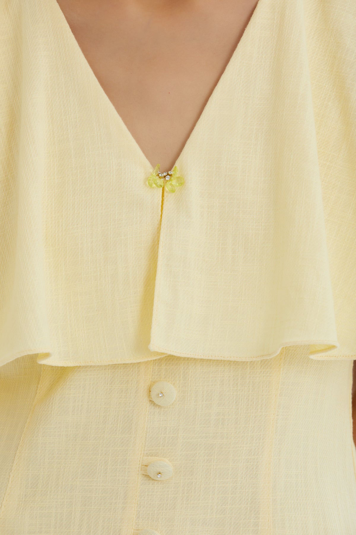 Pelerin Detaylı İşlemeli Sarı Elbise