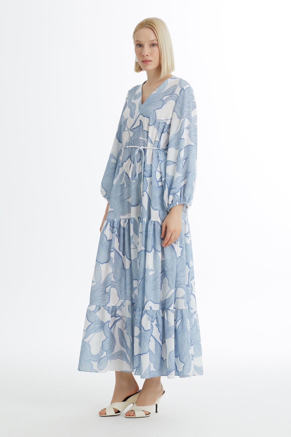 İşleme Detaylı Desenli Mavi Elbise