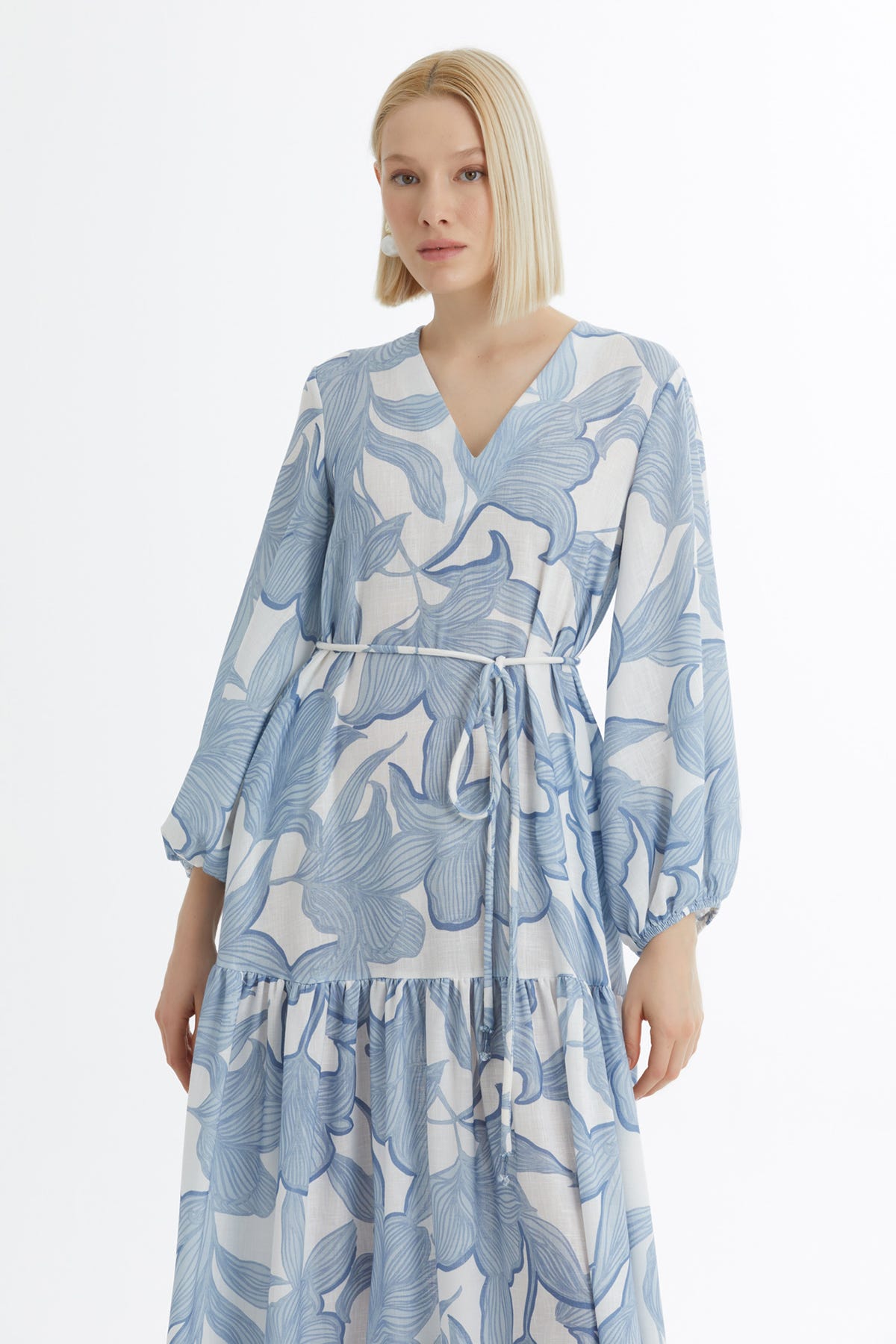 İşleme Detaylı Desenli Mavi Elbise