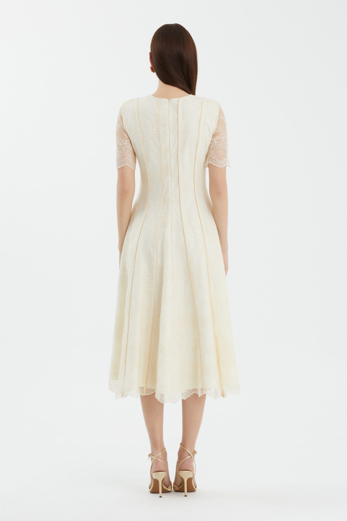 İşleme Detaylı Dantelli Bej Midi Elbise