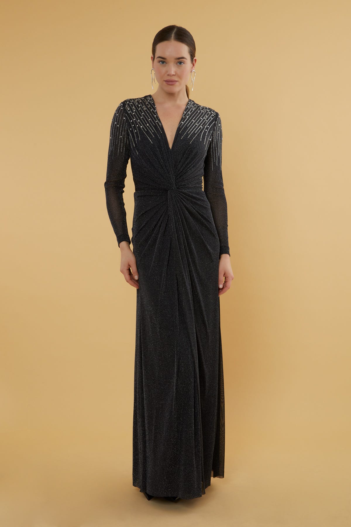 Vatkalı Taş Detaylı V Yaka Siyah Uzun Elbise