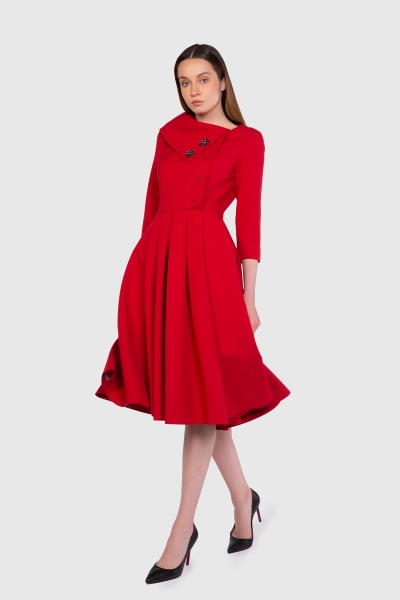 Gizia Embroidered Button Detailed Midi Red Dress. 2